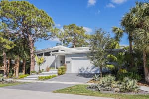 2410 NE 16th Ave, Wilton Manors, FL 33305 Sold 09/16/24