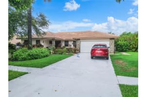 9520 NW 11th St, Plantation, FL 33322 Sold 03/06/25