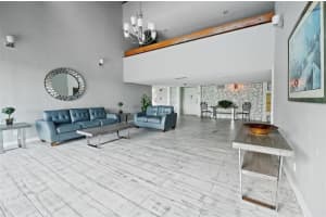 230 Lakeview Dr 111, Weston, FL 33326 Sold 11/27/24