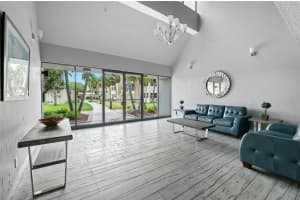 230 Lakeview Dr 111, Weston, FL 33326 Sold 11/27/24