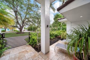 2457 Bayview Dr, Fort Lauderdale, FL 33305 Sold 01/03/25