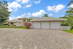 4670 W Leitner Dr, Coral Springs, FL 33067 Sold 02/28/25
