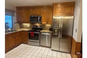 2001 NW 33rd St, Oakland Park, FL 33309 Sold 12/03/24