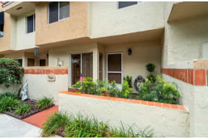 7868 NW 7th Ct 106, Plantation, FL 33324 Sold 07/26/24