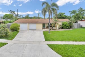 5 SE 11th Ct, Deerfield Beach, FL 33441 Sold 11/18/24