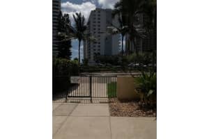 4143 N Ocean Blvd 105, Fort Lauderdale, FL 33308 Sold 09/27/24