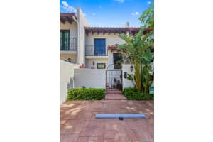 825 SE 2nd St 825, Fort Lauderdale, FL 33301 Sold 01/21/25