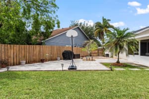 8201 SW 41st Ct, Davie, FL 33328 Sold 08/26/24