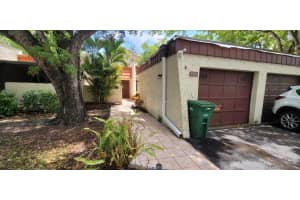 9928 NW 65th Ct, Tamarac, FL 33321 Sold 08/14/24