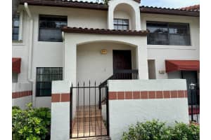 310 Lincoln Court 310, Deerfield Beach, FL 33442 Sold 11/12/24