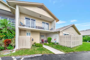 2203 Nova Village Dr 1, Davie, FL 33317 Sold 09/19/24