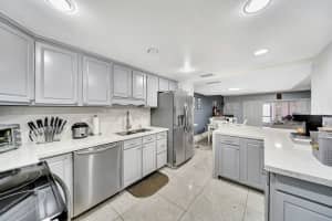 2203 Nova Village Dr 1, Davie, FL 33317 Sold 09/19/24