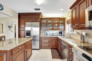 24 Columbia Ct, Deerfield Beach, FL 33442 Sold 09/25/24