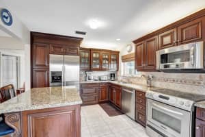 24 Columbia Ct, Deerfield Beach, FL 33442 Sold 09/25/24