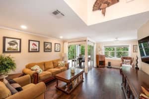 800 NW 98th Ave, Plantation, FL 33324 Sold 09/30/24