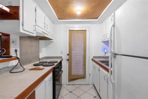 1050 E Sample Rd 206, Pompano Beach, FL 33064 Sold 10/02/24