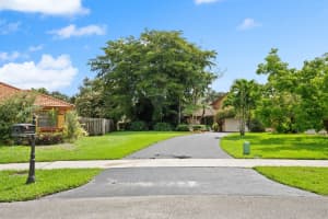 2020 SW 97th Ln, Davie, FL 33324 Sold 01/23/25