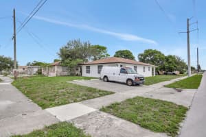 207 SW 5 street, Deerfield Beach, FL 33441 Sold 09/30/24