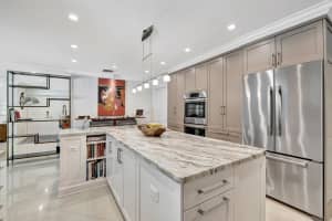 2612 NE 26th St, Lighthouse Point, FL 33064 Sold 10/09/24