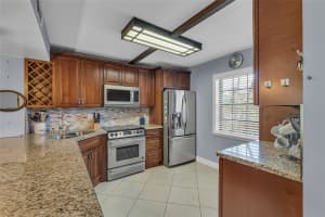 960 NW 45th St B3, Deerfield Beach, FL 33064 - MLS#F10447170