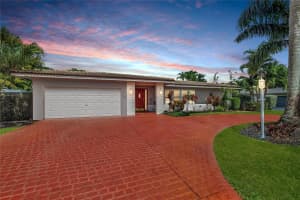 760 NW 74th Ter, Plantation, FL 33317 Sold 09/12/24