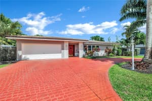 760 NW 74th Ter, Plantation, FL 33317 Sold 09/12/24