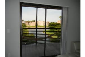 10332 Sunrise Lakes Blvd 309, Sunrise, FL 33322 Sold 09/16/24
