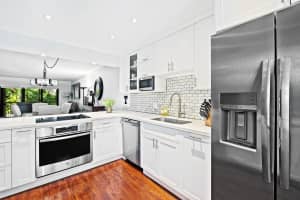 429 Lakeview Dr 202, Weston, FL 33326 Sold 09/09/24