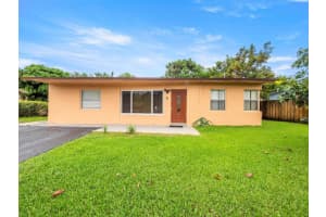 2930 NE 9th Ave, Pompano Beach, FL 33064 Sold 09/30/24