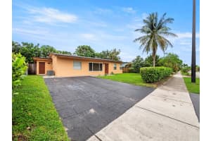 2930 NE 9th Ave, Pompano Beach, FL 33064 Sold 09/30/24