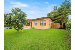 2930 NE 9th Ave, Pompano Beach, FL 33064 Sold 09/30/24