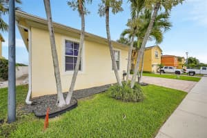 5803 Gypsum Pl, West Palm Beach, FL 33413 Sold 01/17/25