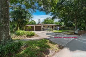 1012 SW 47th Ave, Plantation, FL 33317 Sold 10/30/24