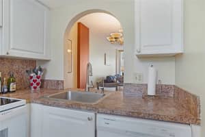 111 Royal Park Dr 2B, Oakland Park, FL 33309 Sold 09/16/24