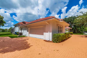 8082 SW 173rd Ter, Palmetto Bay, FL 33157 Sold 02/04/25