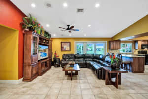 11010 NW 5th Mnr, Coral Springs, FL 33071 Sold 09/17/24