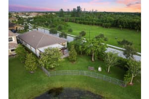 8531 Lakeside Dr, Parkland, FL 33076 Sold 09/23/24