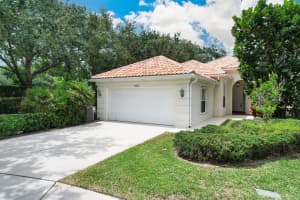 4993 Garden Dr, Delray Beach, FL 33445 Sold 11/18/24