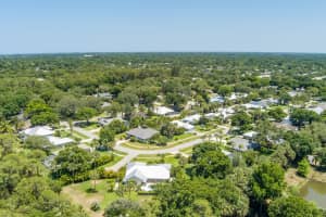 141 40th Court, Vero Beach, FL 32968 Sold 08/06/24