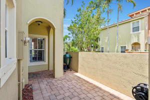 265 Lake Monterey Cir 265, Boynton Beach, FL 33426 Sold 08/30/24