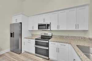 7524 Pinewalk Dr 173, Margate, FL 33063 Sold 09/27/24