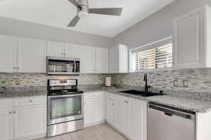 3229 Jog Park Dr 3229, Greenacres, FL 33467 Sold 09/18/24