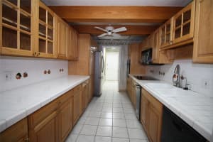 19224 W Lake Dr 19224, Hialeah, FL 33015 Sold 09/06/24