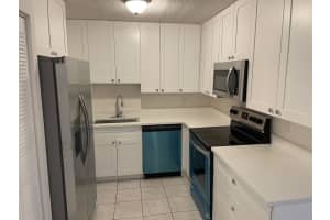 1100 SE 4th Ave 4, Deerfield Beach, FL 33441 Sold 03/10/25