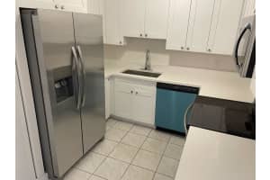 1100 SE 4th Ave 4, Deerfield Beach, FL 33441 Sold 03/10/25