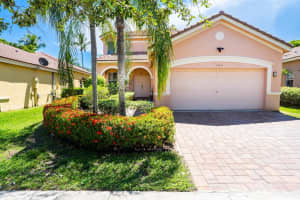 1112 Chinaberry Dr, Weston, FL 33327 Sold 08/13/24