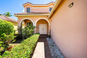 1112 Chinaberry Dr, Weston, FL 33327 Sold 08/13/24