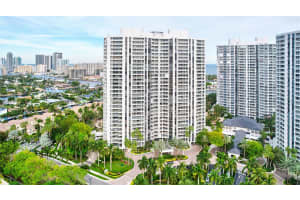 21205 Yacht Club Drive 505, Aventura, FL 33180 Sold 08/30/24