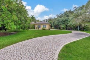 800 NW 121st Ave, Plantation, FL 33325 Sold 09/30/24