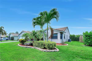 14911 Castlegate Ave, Davie, FL 33331 Sold 11/08/24